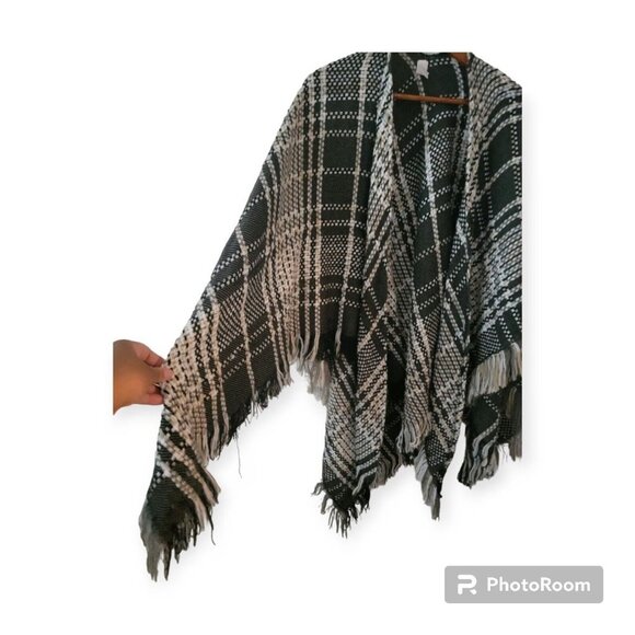 LC Lauren Conrad Neutral Multicolor Knit Open Wrap With Fringe Detail - Picture 4 of 4